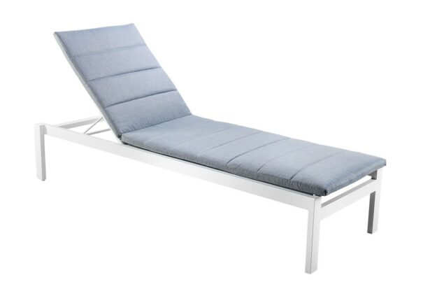 Suns marino ligbed wit met kussen