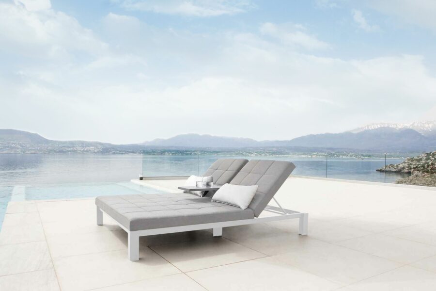Flow Twist lounger lead chine incl table
