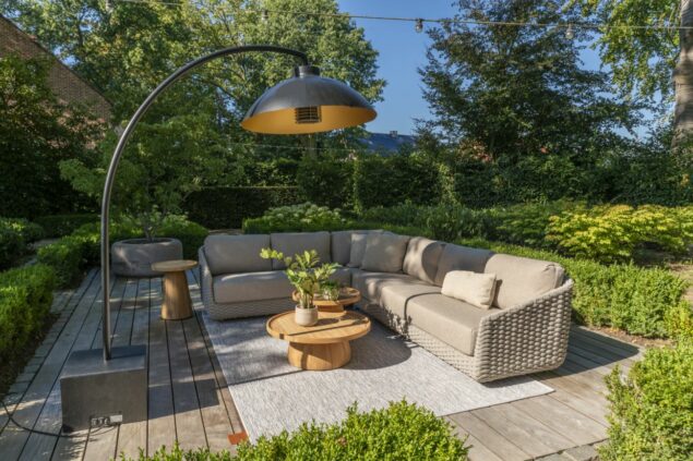 4 Seasons Outdoor Casanova loungeset latte XL met Pablo tafels sfeer