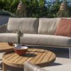 4 Seasons Outdoor Dalias 3-zits loungebank met Finn loungetafels detail