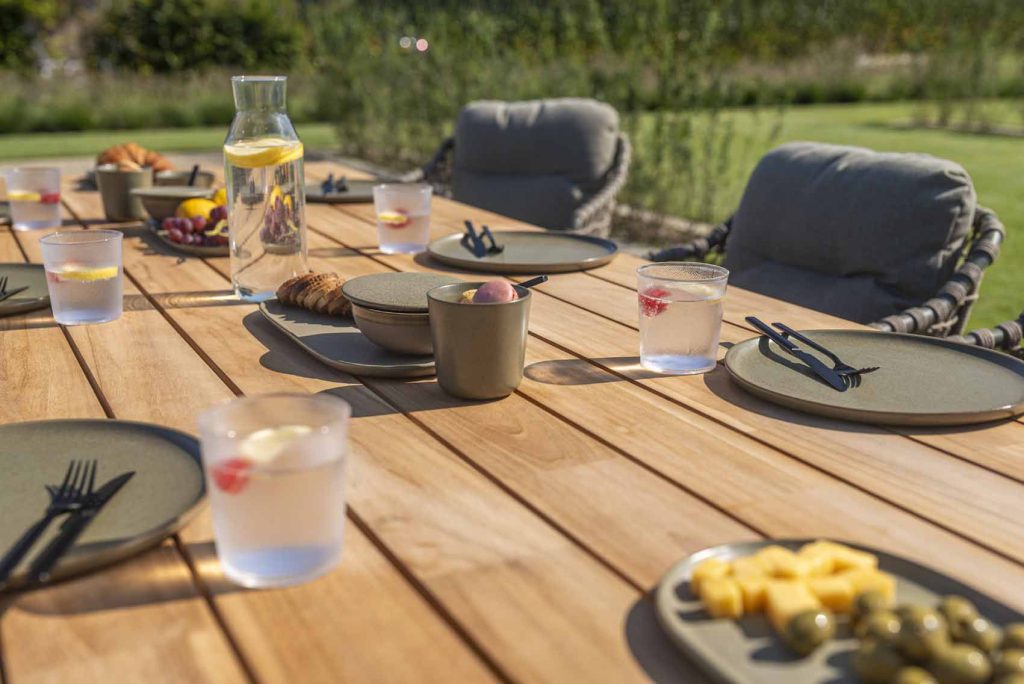 4 Seasons Outdoor Jura dining set olijfgroen met Noah tafel detail