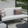 Flow Lush sofaset Graumel chalk met Vaya tafels -detail