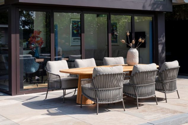 4 Seasons Outdoor Capalbio low tuinset terre met Capri tuintafel 240 cm