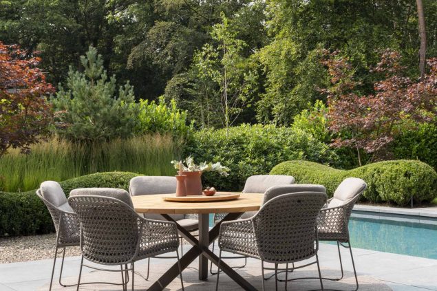 4 Seasons Outdoor Moretti dining set terre met Prado tafel terre met teak blad Ø 160 cm