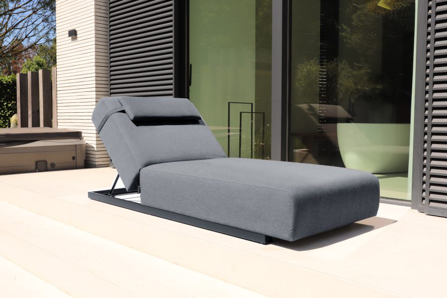 Flow Lio daybed sooty met zwart aluminium frame