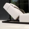 Flow Lio daybed Graumel chalk met zwart aluminium frame Detail