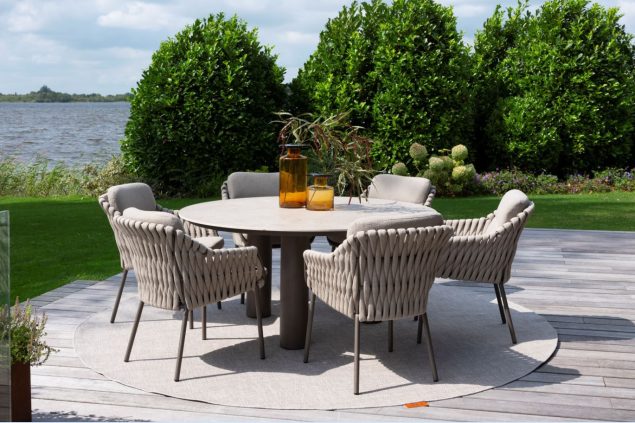 4 Seasons Outdoor Montera dining set terre met Arizona tafel met rond keramisch blad Ø 160 cm