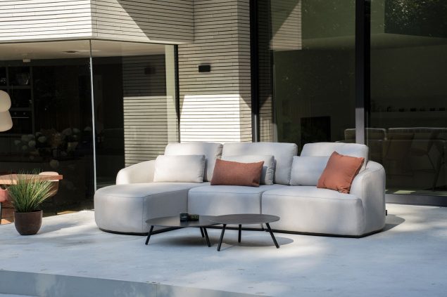 Flow Yavi Chaise loungebank Graumel chalk met Vaya tafels