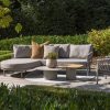 Taste by 4 Seasons Catalana chaise loungebank met loungestoel en Demi loungetafels cloud - sfeer