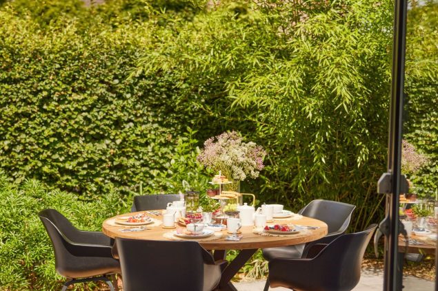 Hartman Sophie tuinset carbon black met Stephanie tafel