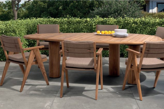 4 Seasons Outdoor Mats tuinset met Corsica tuintafel met kiezelvormig blad 240 x 130 cm