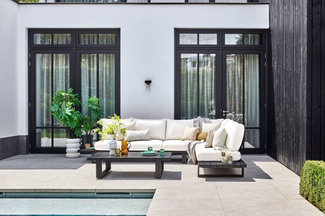 Suns Nardo aluminium loungeset Matt black met Naturel kussens rechts