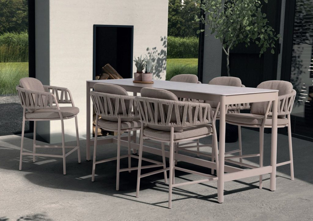 Taste by 4 Seasons Calma bar tuinset latte met Soho tafel met keramisch blad 220 x 75 cm (H 95 cm)