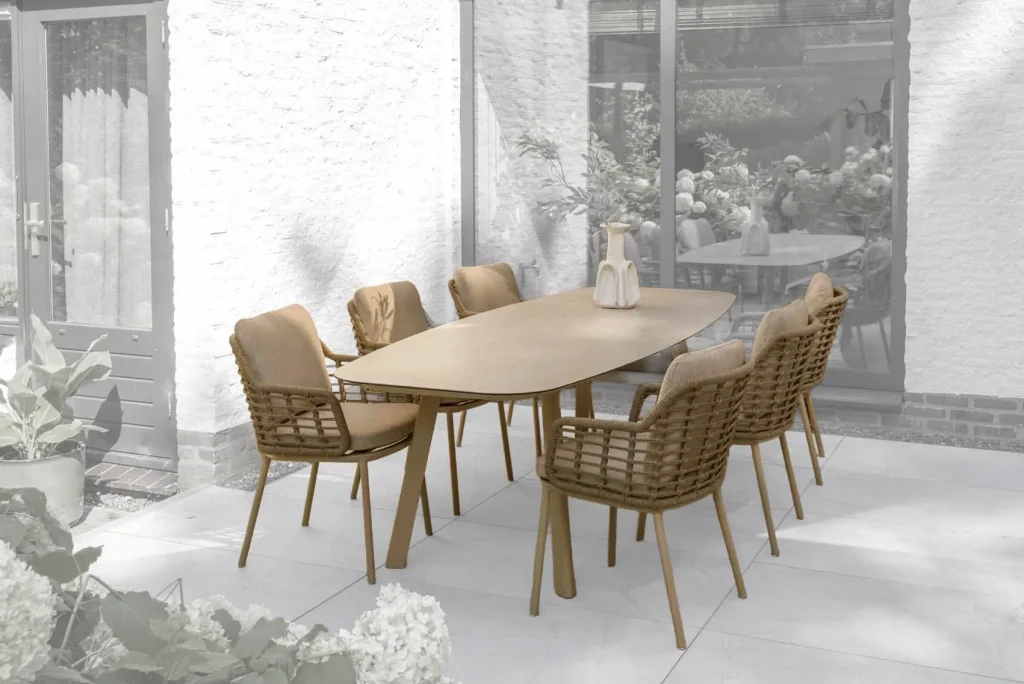 Taste by 4 Seasons Puglia tuinset latte met Manolo barrel tafel met keramisch blad 240 x 103 cm met bg